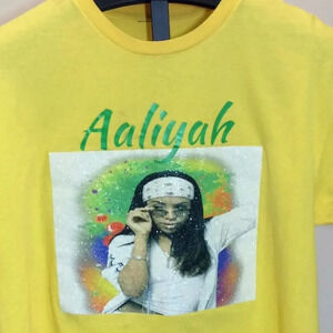 Aaliyah T-Shirt Size Large